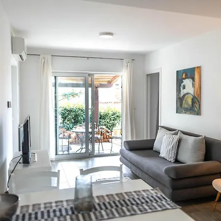 Apartment New Cosy With Private Parking *