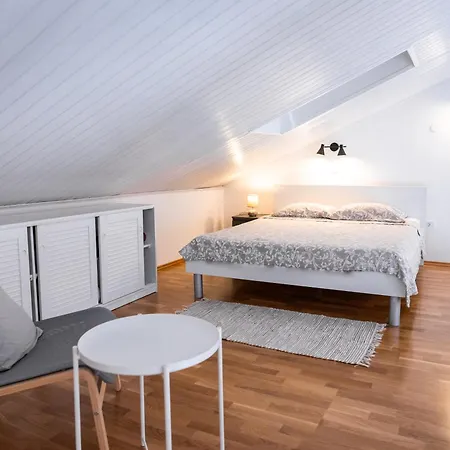 New Cosy With Private Parking Apartment Opatija